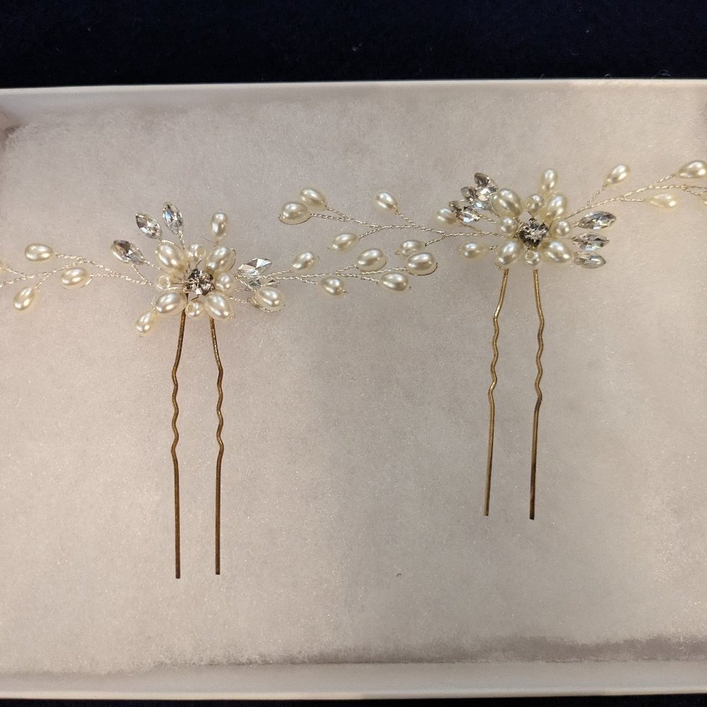 New, Never Worn Bridal Hair Pins Set